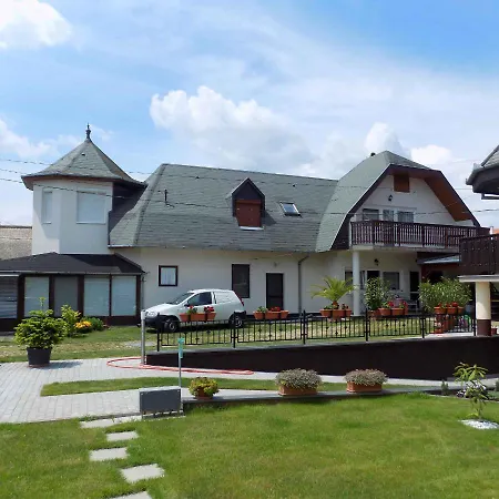 In Gyenesdias/balaton 33084 Apartman *