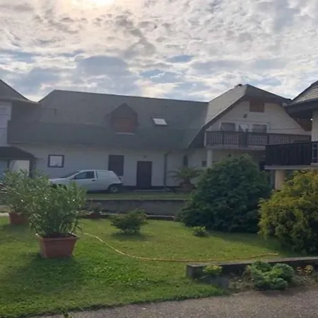 In Gyenesdias/balaton 33084 Apartman