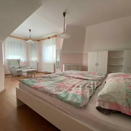 In Gyenesdias/balaton 33084 Apartman Gyenesdiás